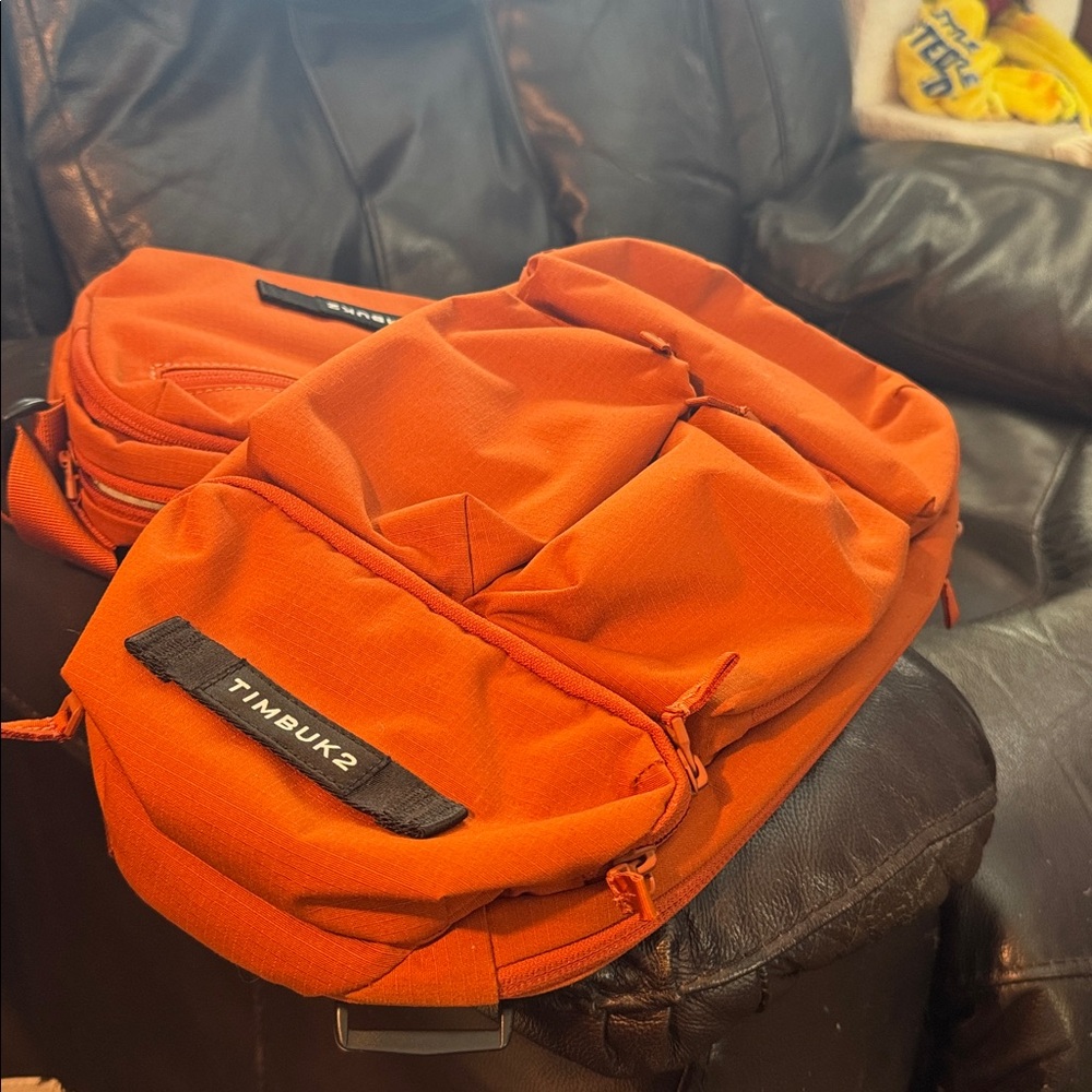Timbuk2 Flight Crossbody sling and Flight Crossbody satchel, Orange Belt Bags - Picture 9 of 10